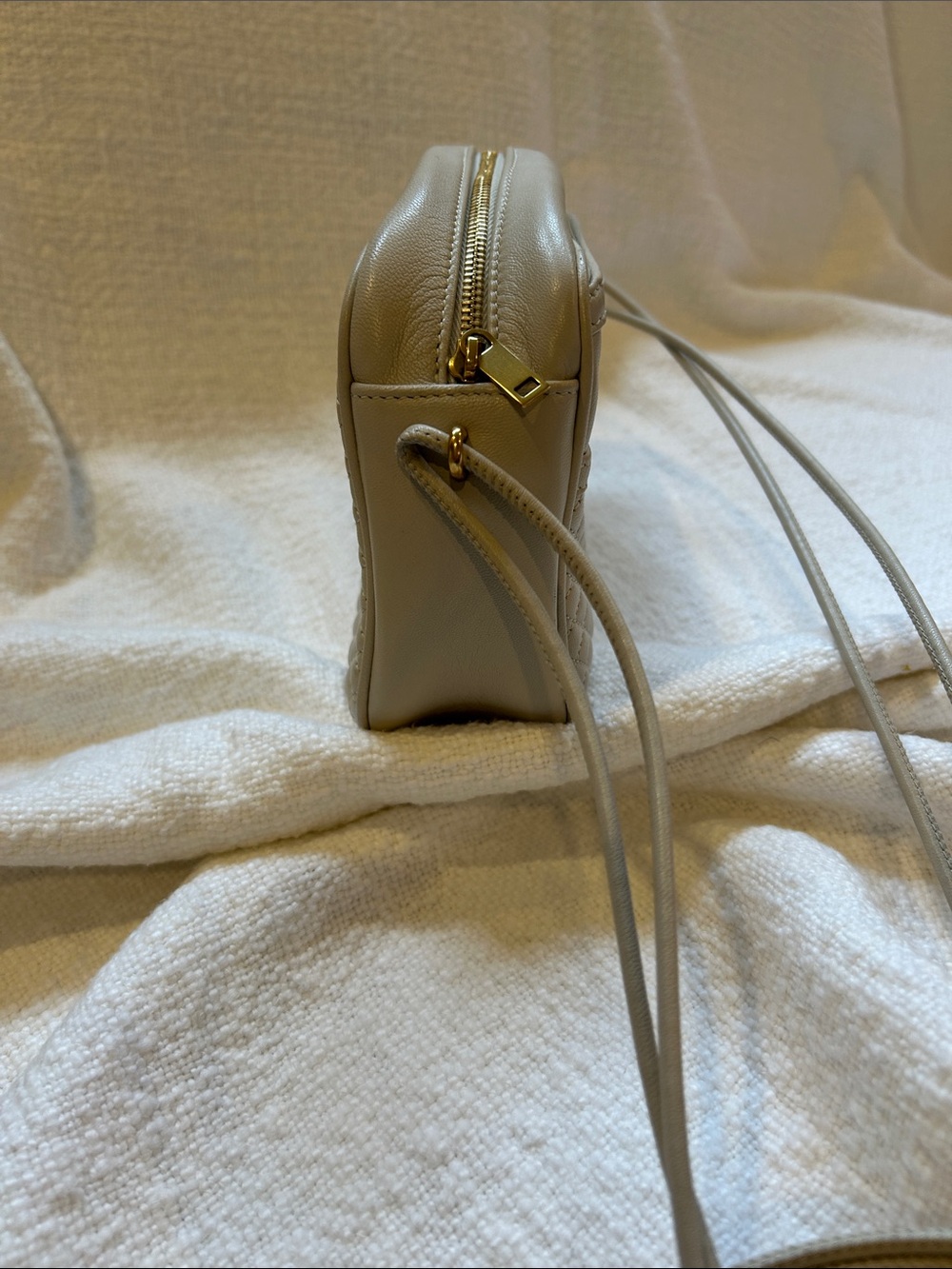 Saint Laurent Cream Quilted Leather Crossbody camera style bag - Picture 6 of 11